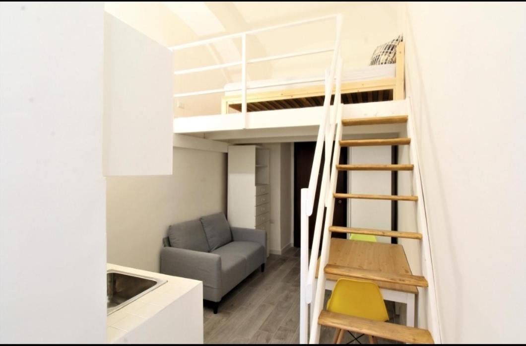 Central Guest House Наполи Екстериор снимка