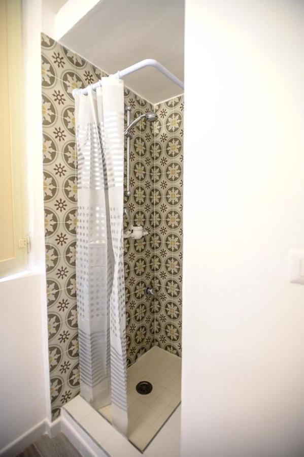 Central Guest House Наполи Екстериор снимка