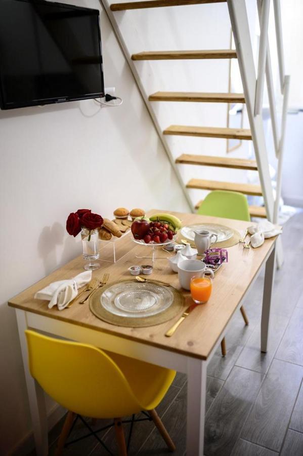 Central Guest House Наполи Екстериор снимка