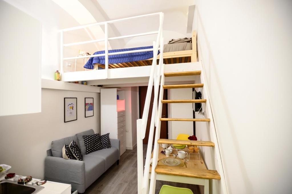 Central Guest House Наполи Екстериор снимка