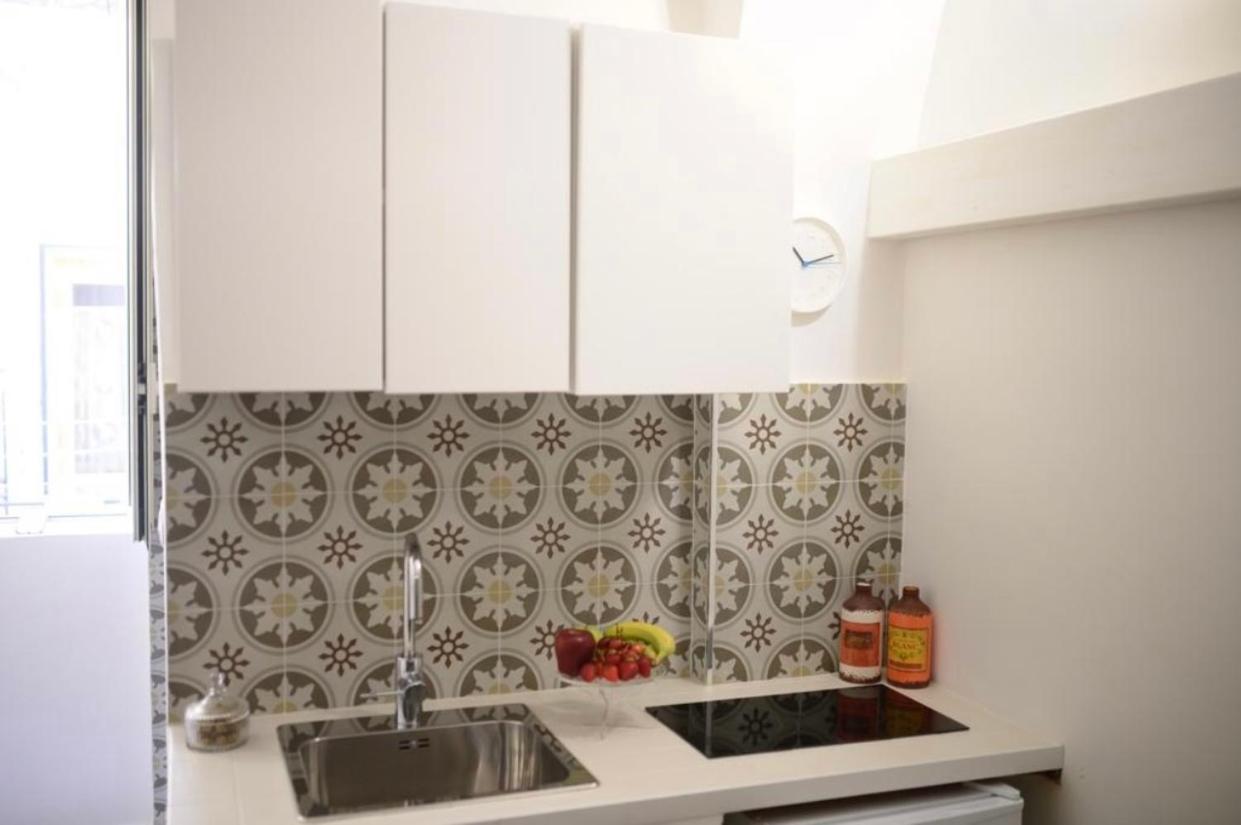 Central Guest House Наполи Екстериор снимка