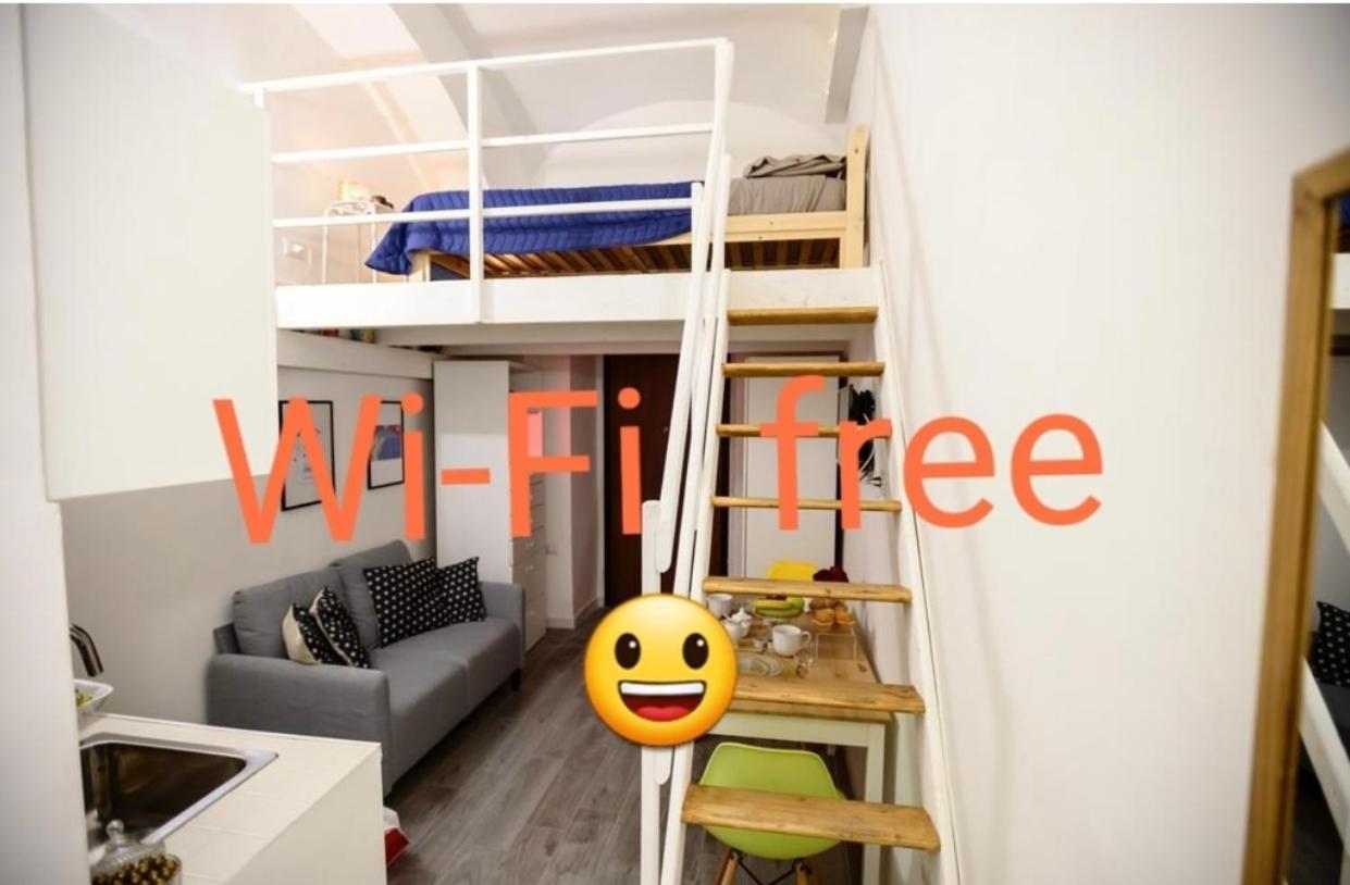 Central Guest House Наполи Екстериор снимка