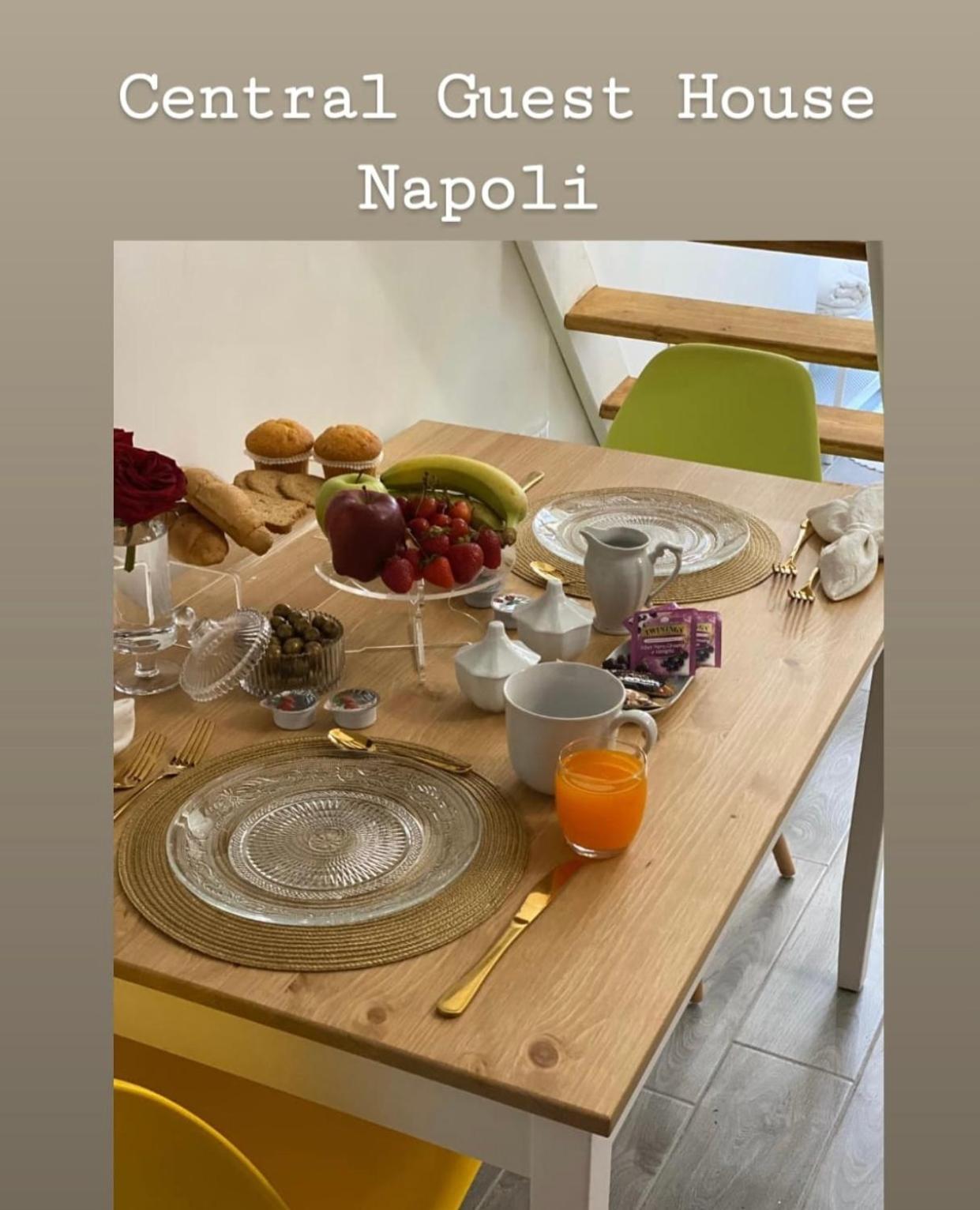 Central Guest House Наполи Екстериор снимка